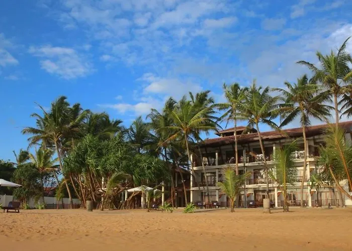 Whispering Palms Hotel
