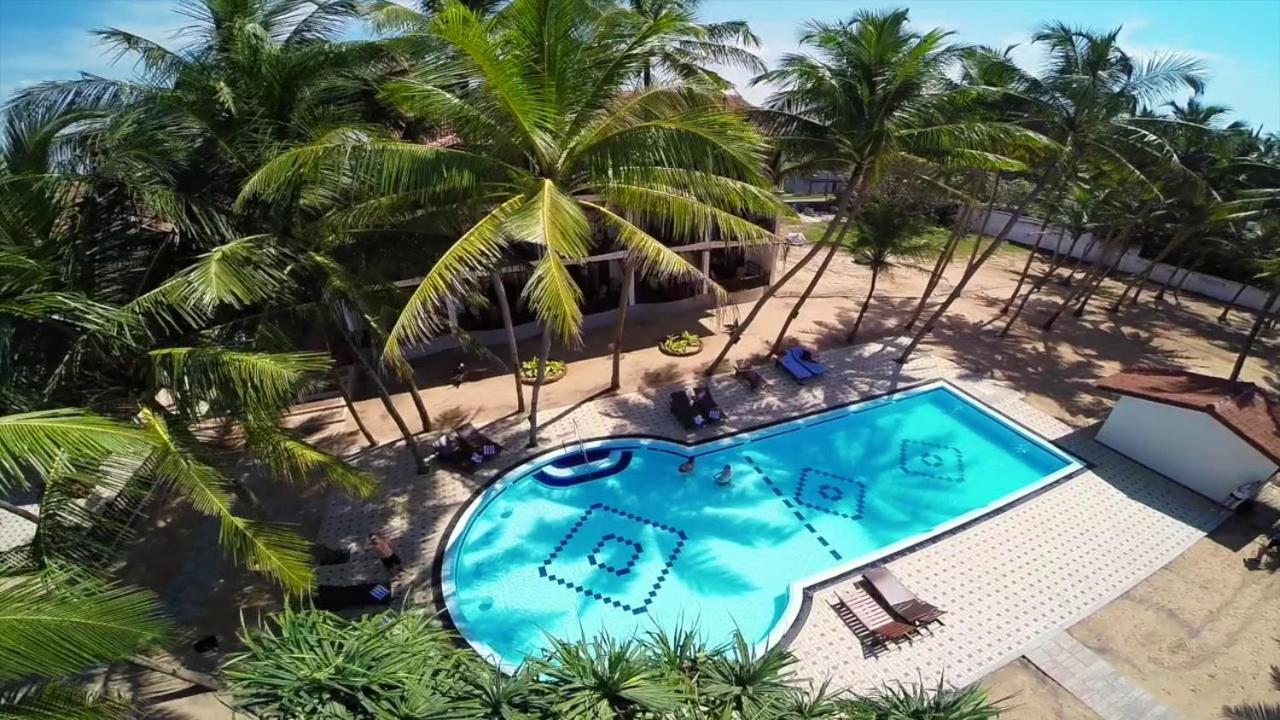 Whispering Palms Бентота