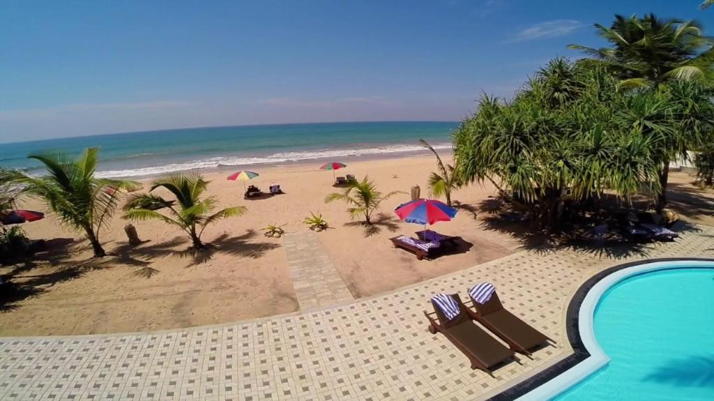 Hotel Whispering Palms 3*