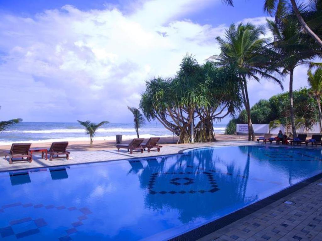 Hotel Whispering Palms Bentota